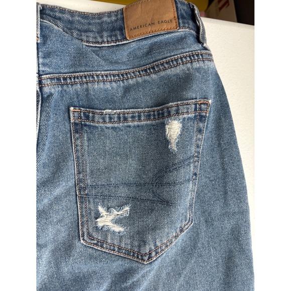 American Eagle Mom Jeans Size 4 Ripped Knee Distressed Denim Comfort Stretch - Picture 8 of 8